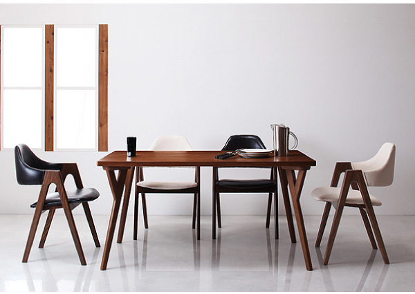 テーブル・レザーチェアの木脚に斜めカットを用いたデザイナーズ・北欧